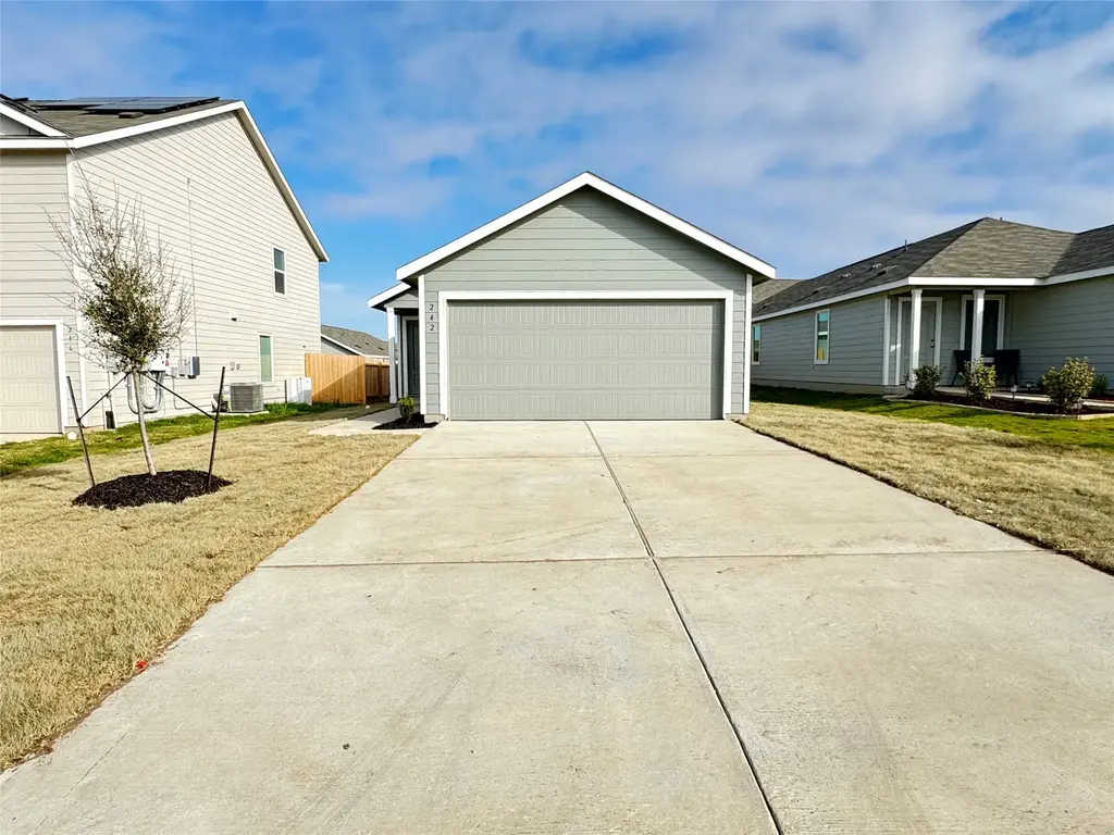 242 Kings Row Lane, Jarrell