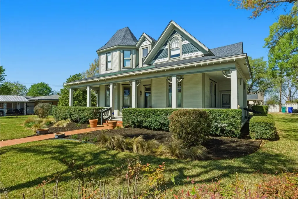100 W 11th Street, Elgin