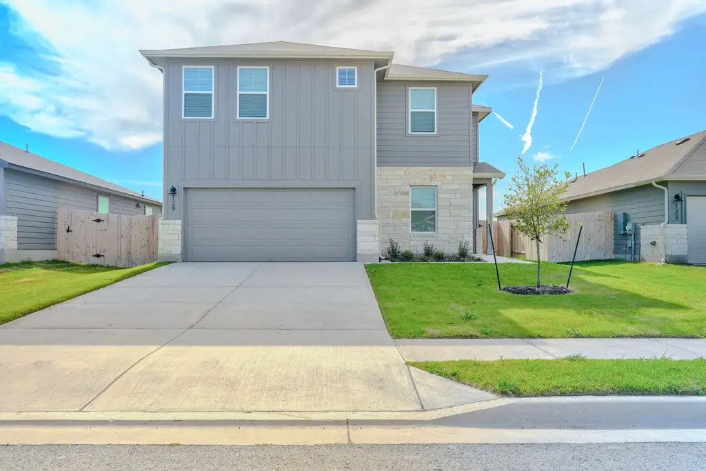 129 Honey Bee Road, Jarrell