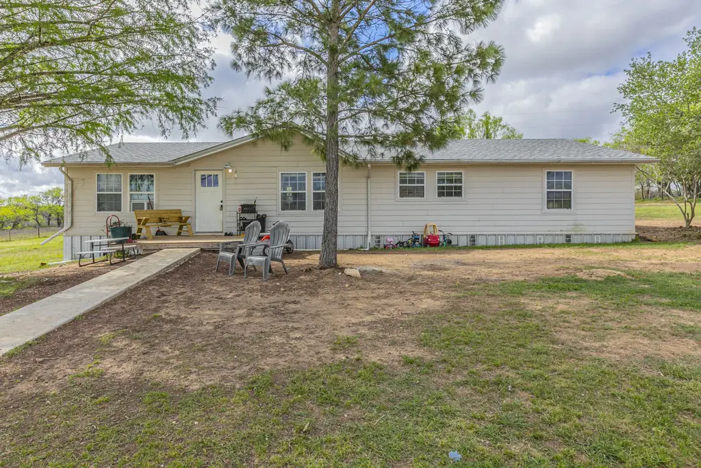 1767 Dowdy Road, Seguin