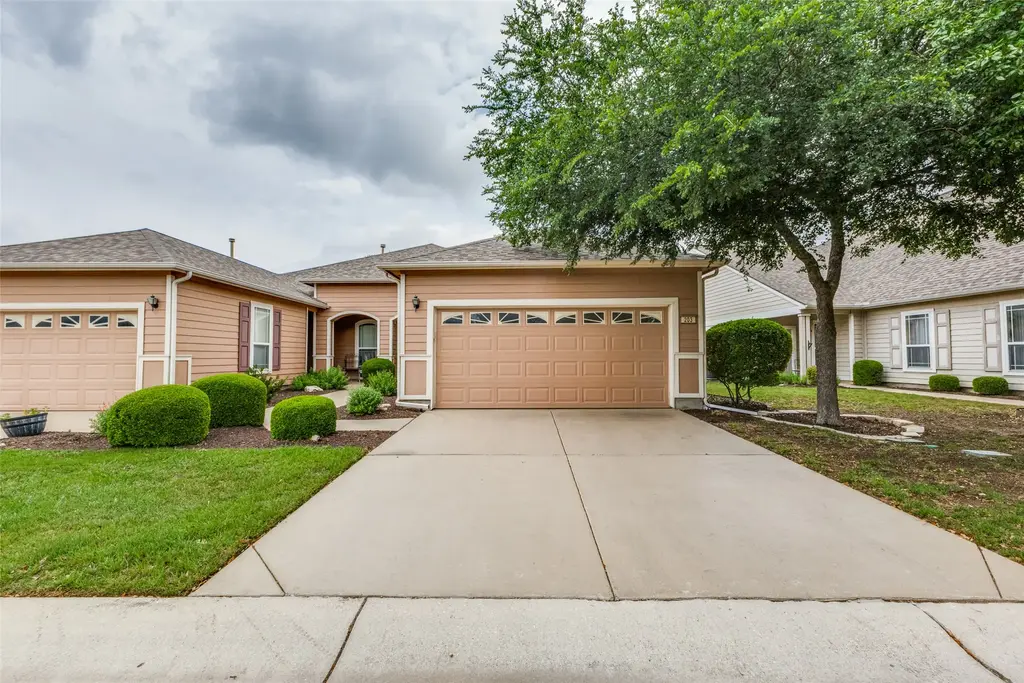 203 Essex Lane, Georgetown