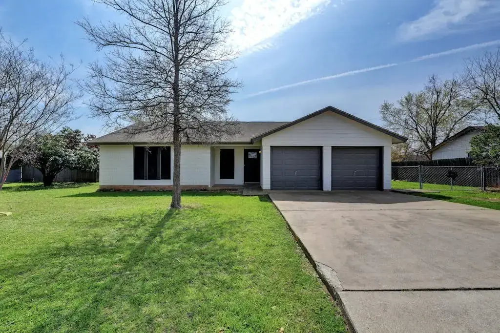 602 Apache Trail, Leander
