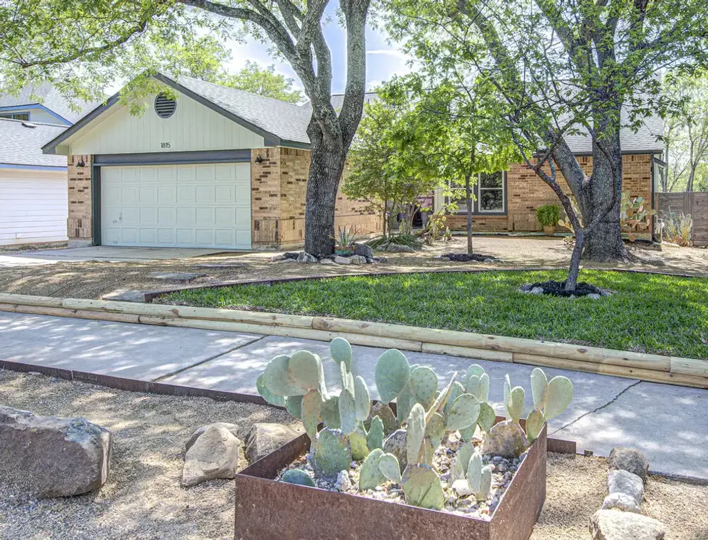 1815 Michael Wayne Drive, Austin