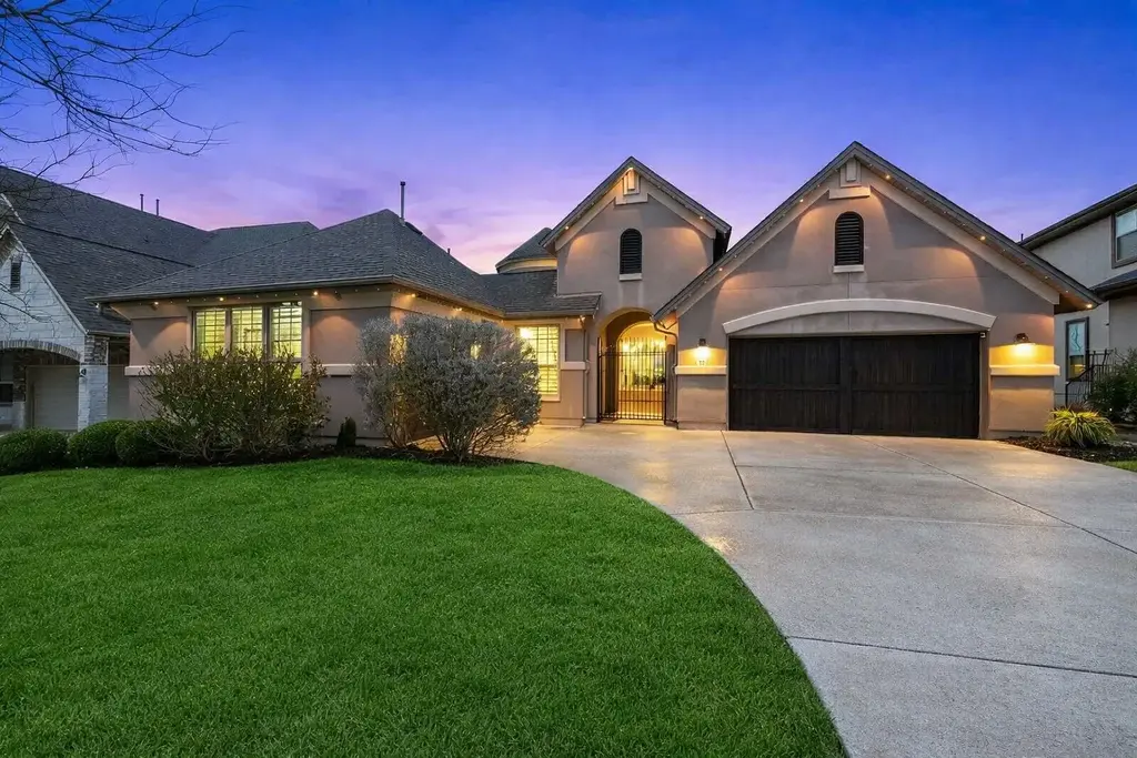377 Jacksdaw Drive, Austin