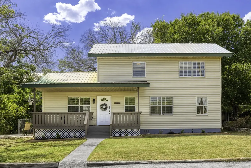 11004 Elm Street, Jonestown