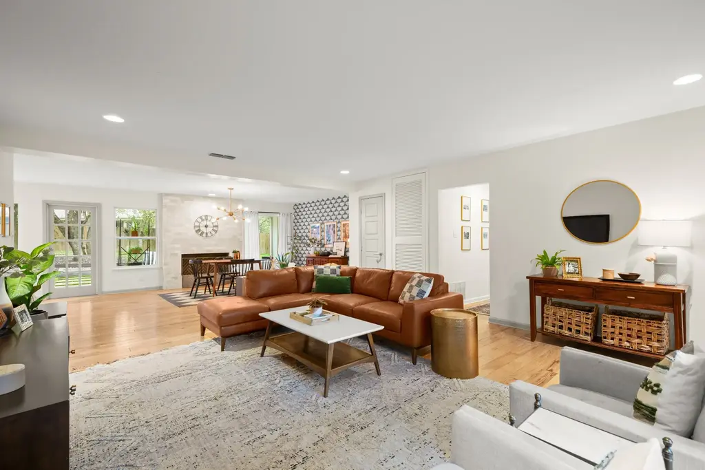 8600 Azalea Trail, Austin