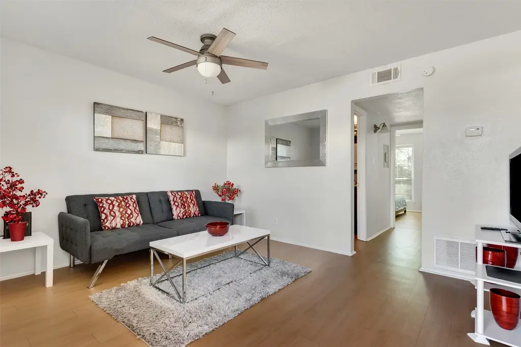 2401 Manor Road 209, Austin