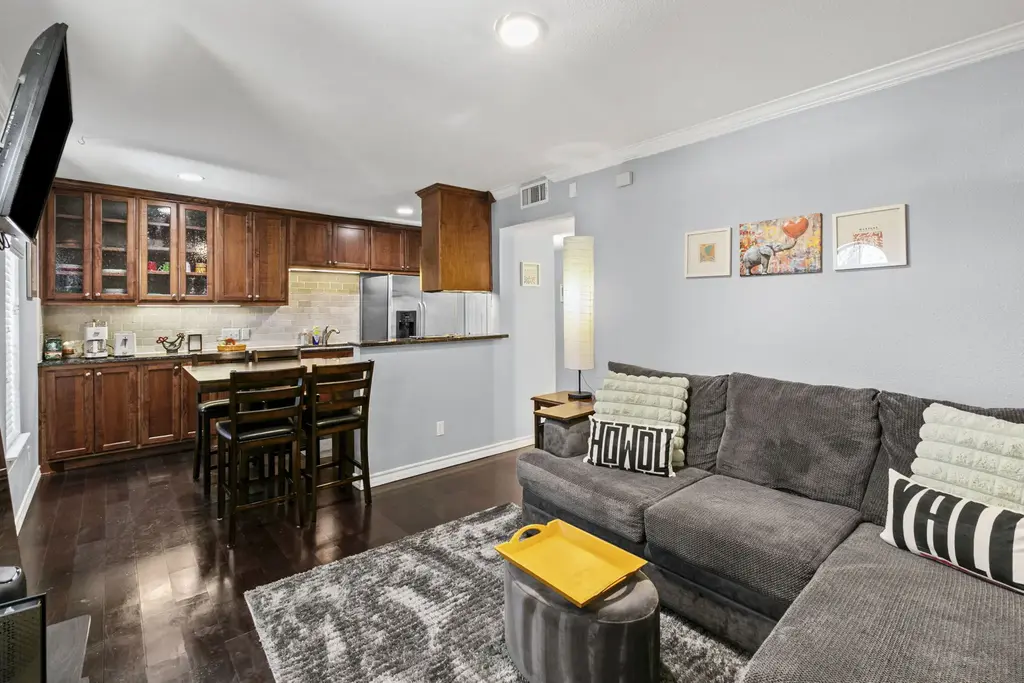 407 E 45th Street 116, Austin
