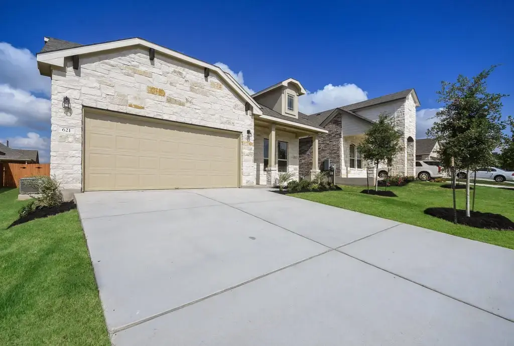 621 Carly Ann Lane, Leander