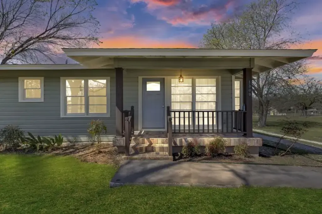 1309 Sloan Street, Taylor