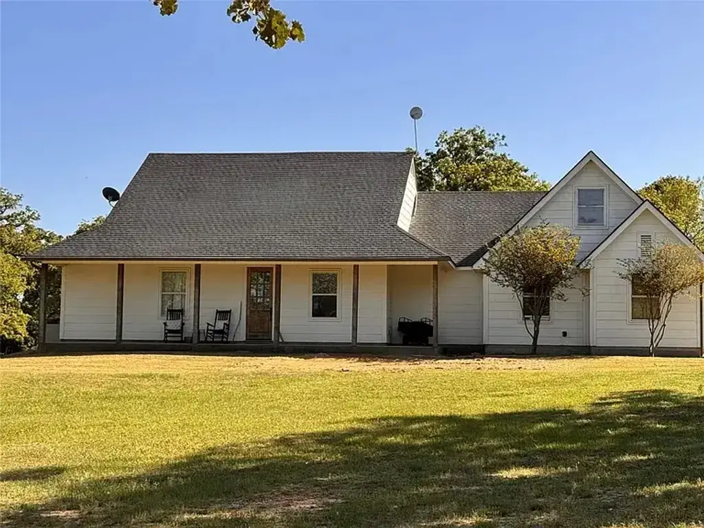 1032 Private Road 7039, Lexington