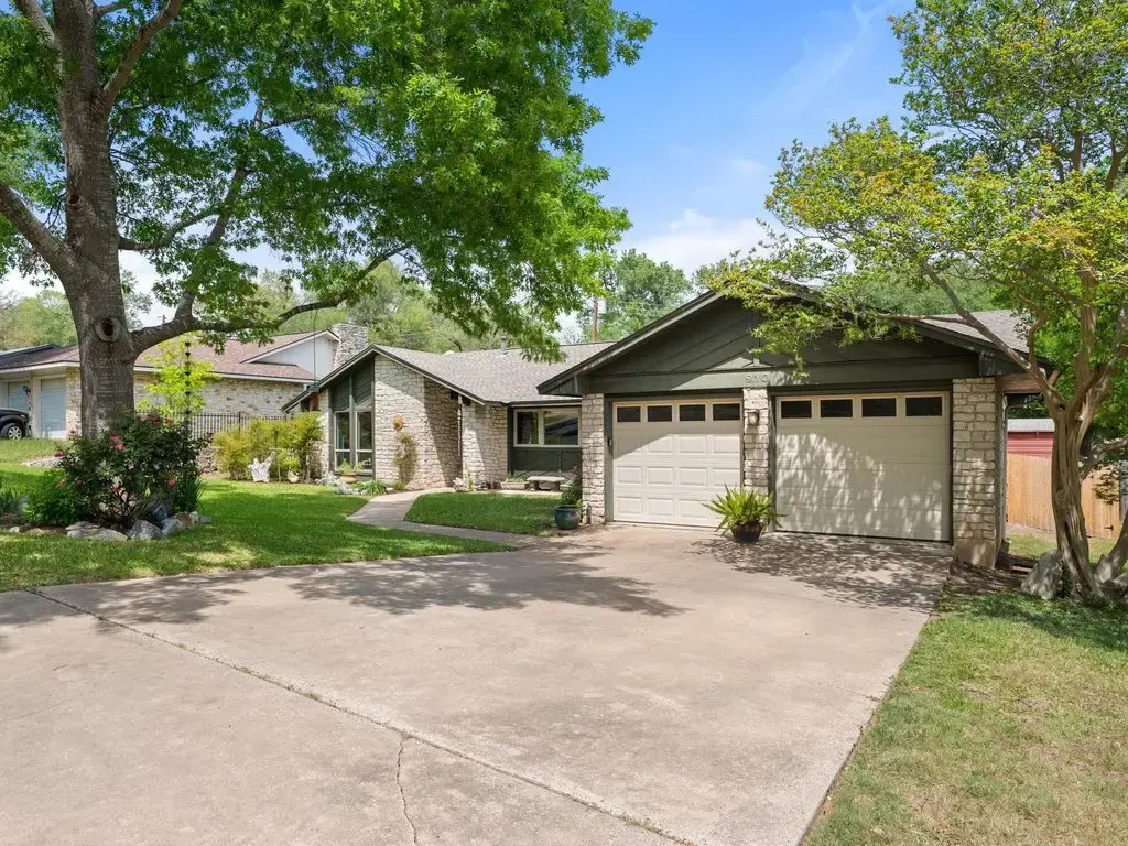 910 River Oaks Drive, Austin