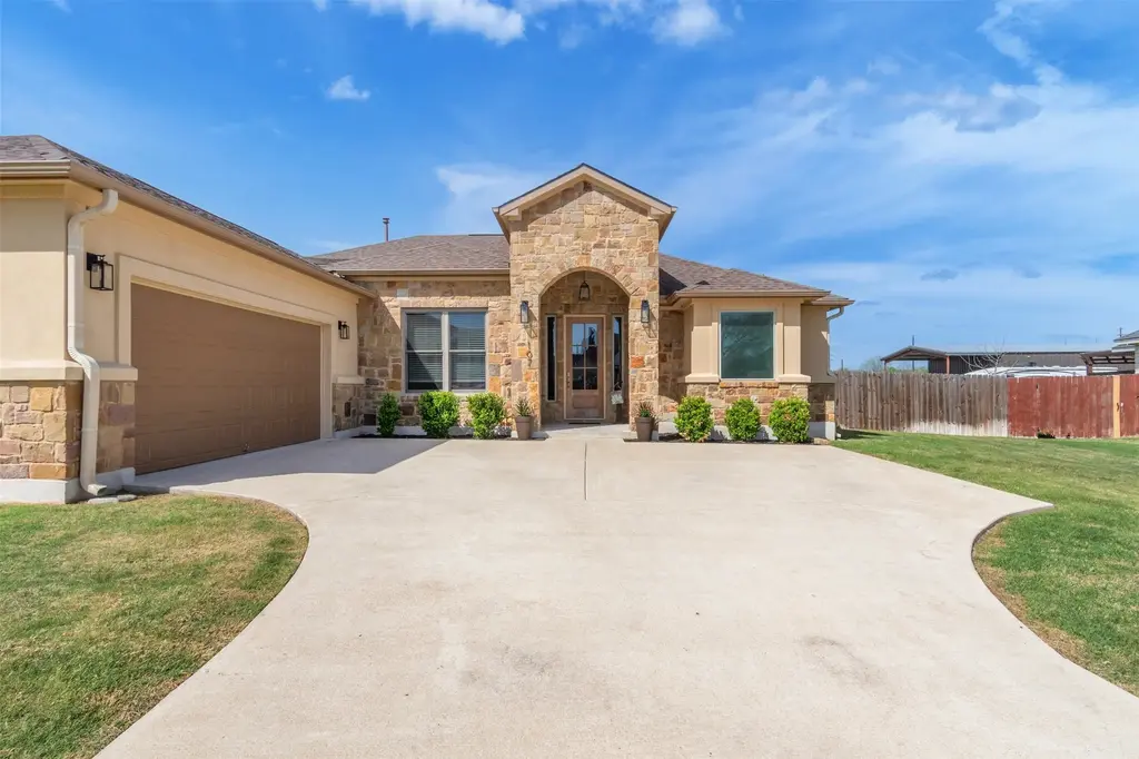 107 Les Lane, Smithville