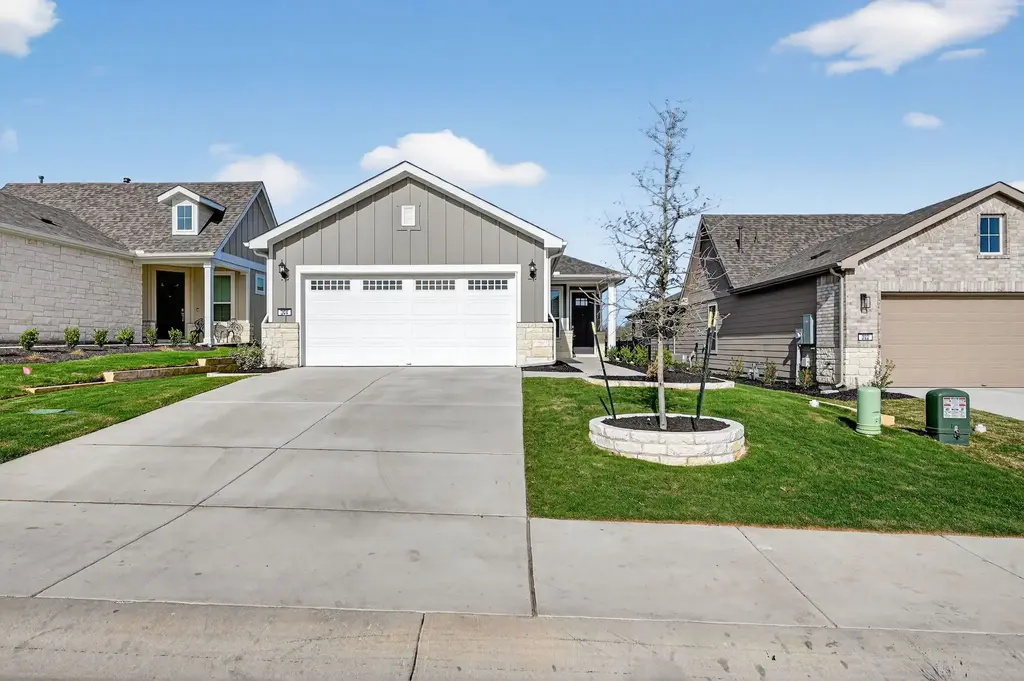 304 Livewater Lane, Georgetown