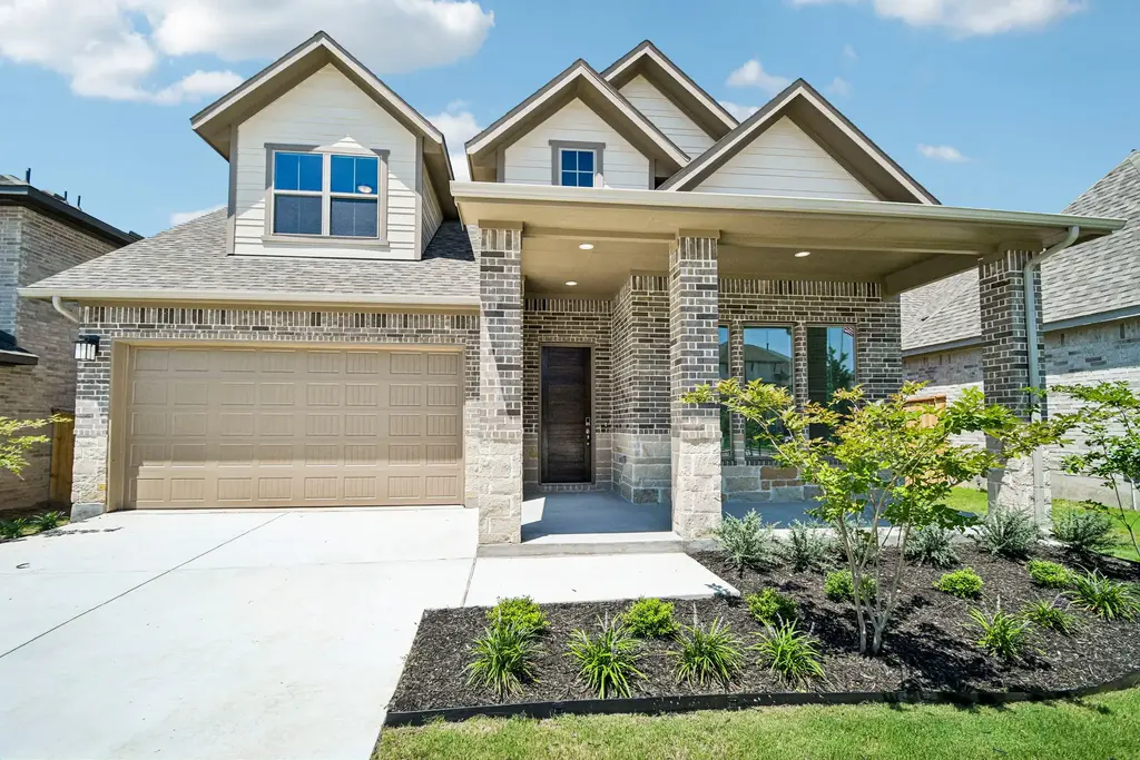 533 Prickly Poppy Loop, Kyle