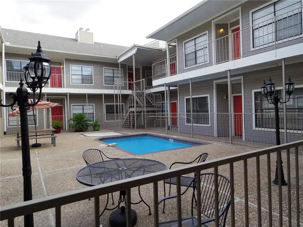 915 W 23rd Street W 112, Austin