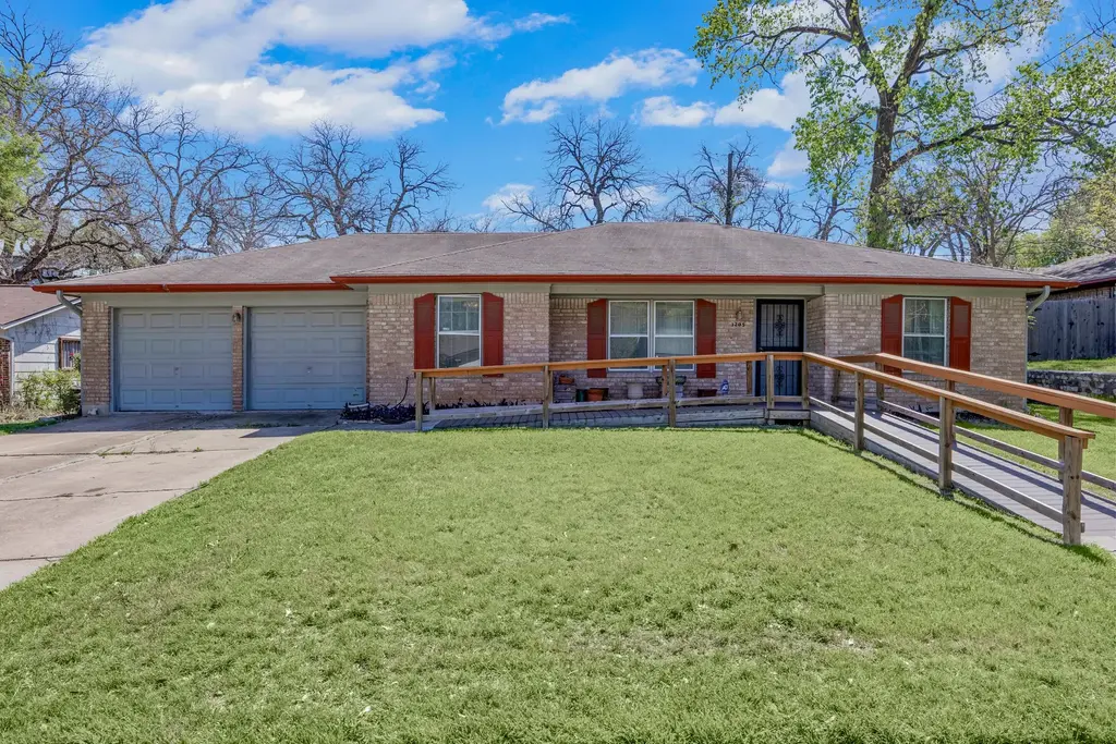 3205 Laguna Drive, Austin