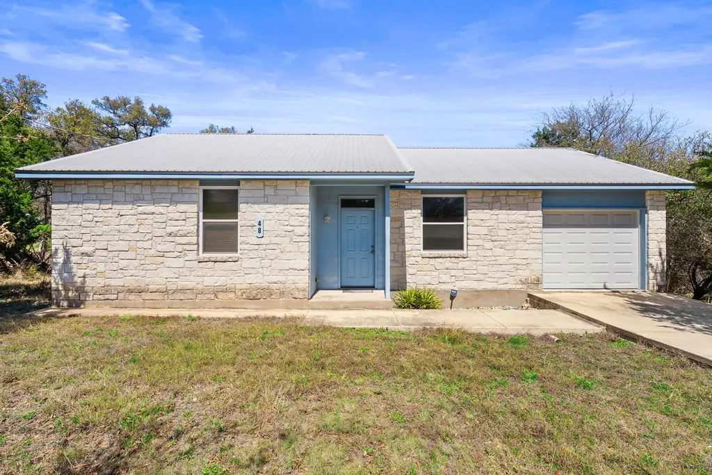 48 E El Camino Real, Wimberley