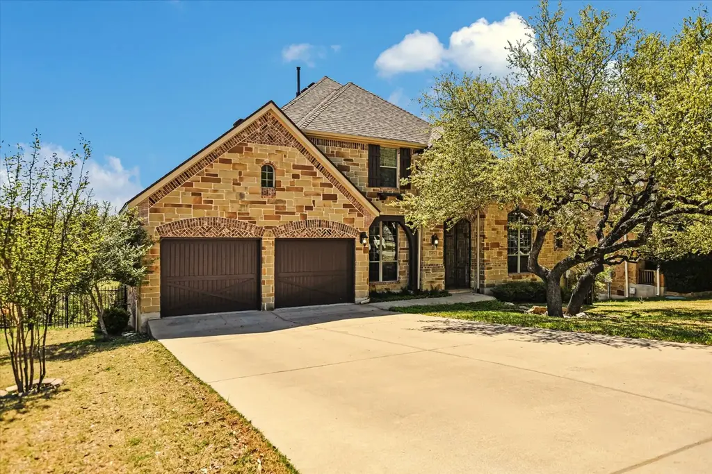 2404 First View, Leander