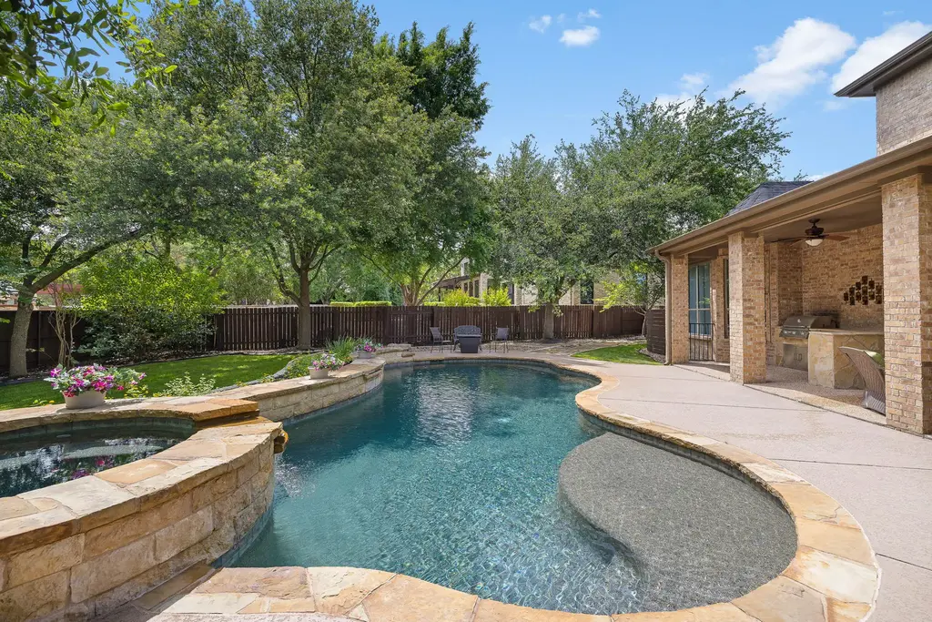 2237 Hamlet Circle, Round Rock