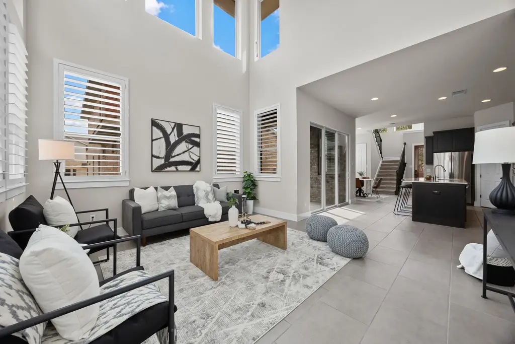 1004 Sue Ann Rose Drive, Austin