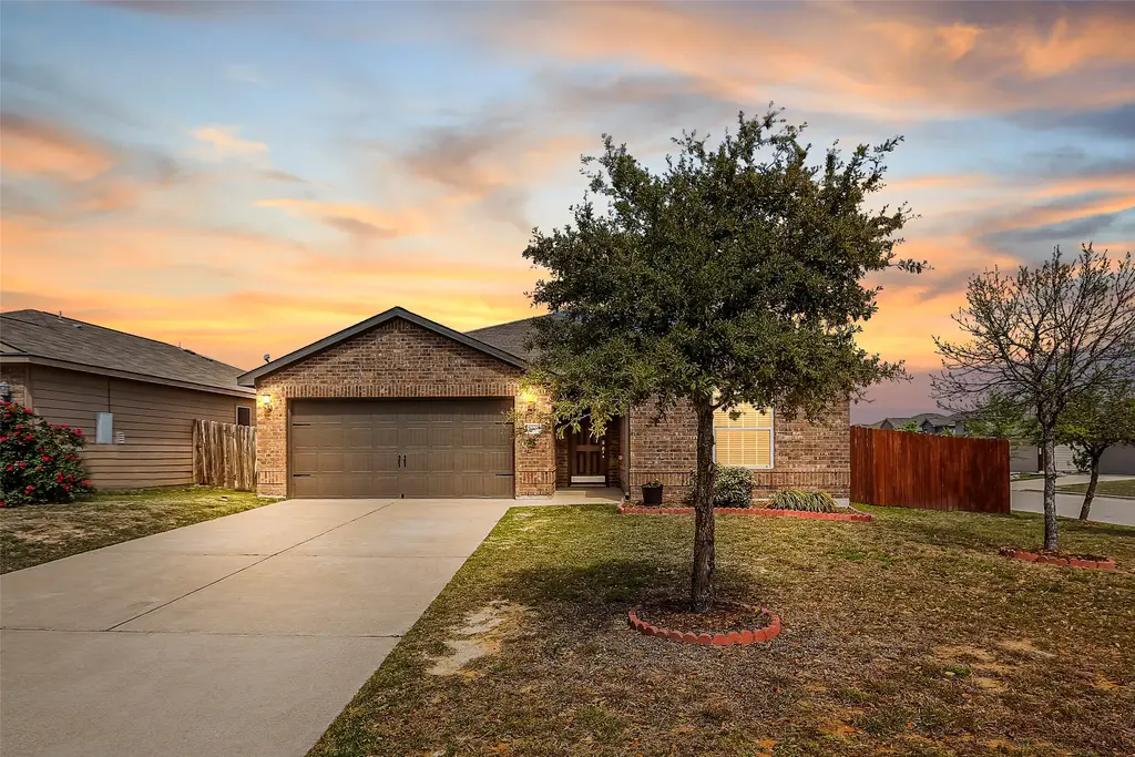 100 Robertson Lane, Jarrell