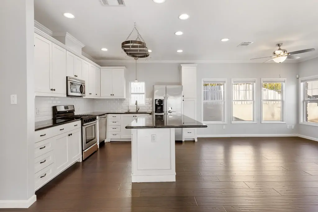 802 Oakland Avenue, Austin
