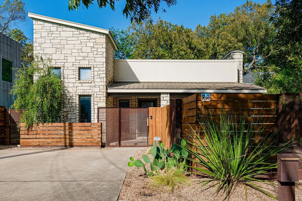 72 San Saba Street, Austin