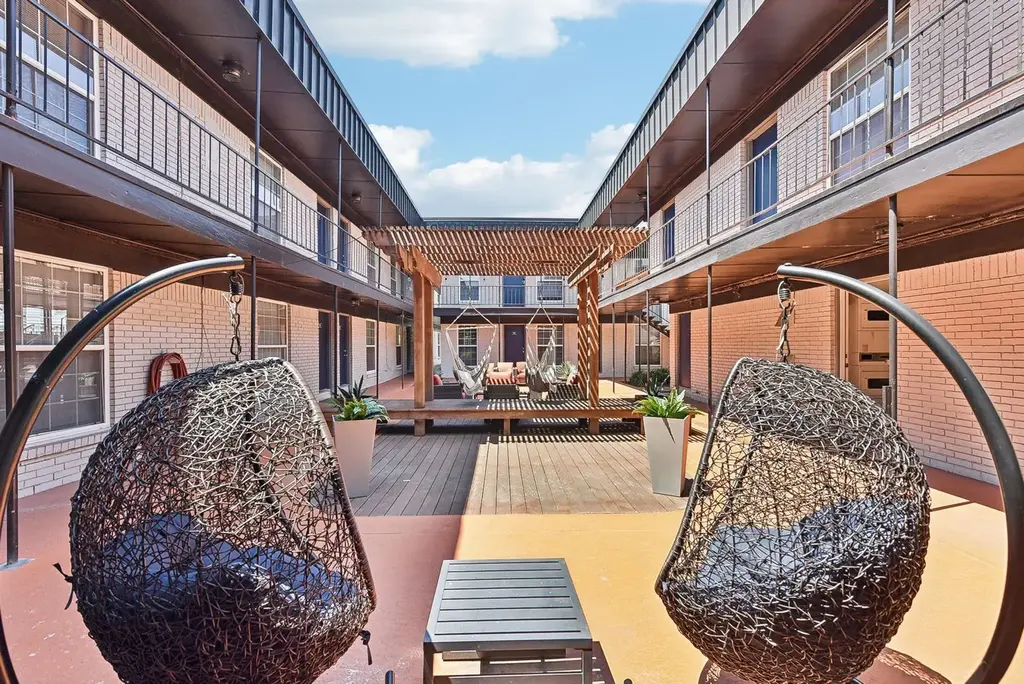 2410 Longview Street D-102, Austin