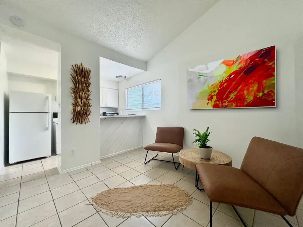 2410 Longview Street D-204, Austin