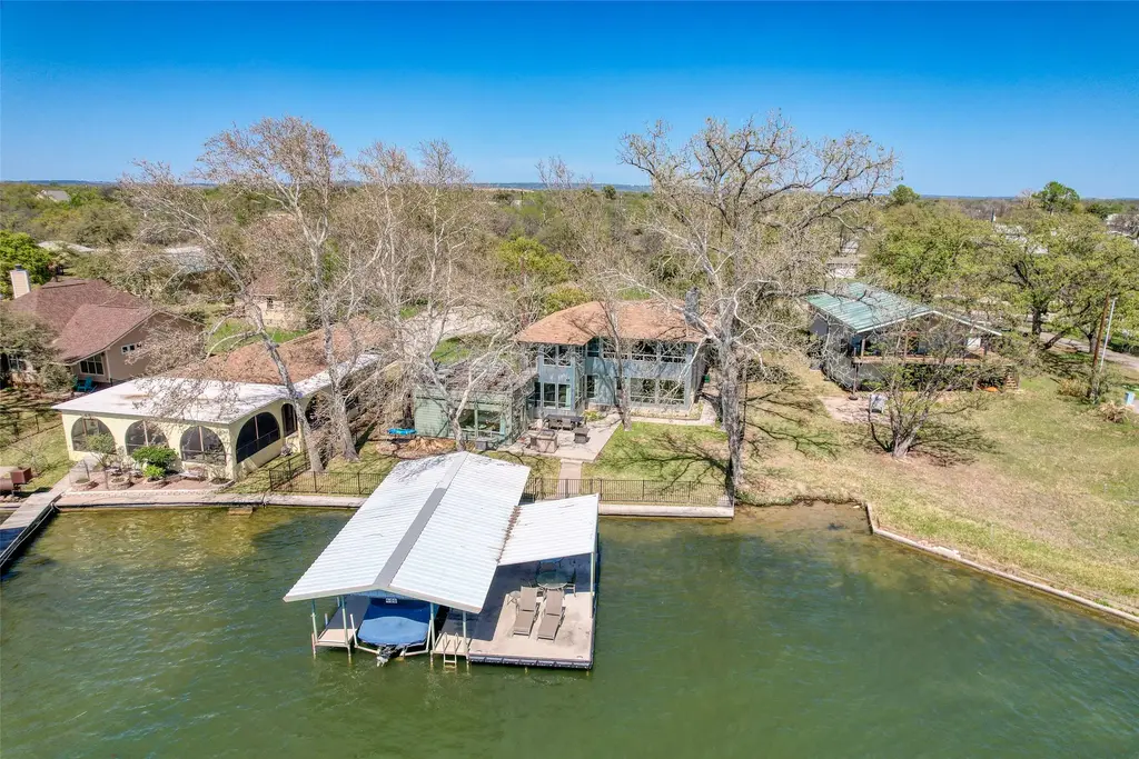 600 Deep Cove Drive, Granite Shoals