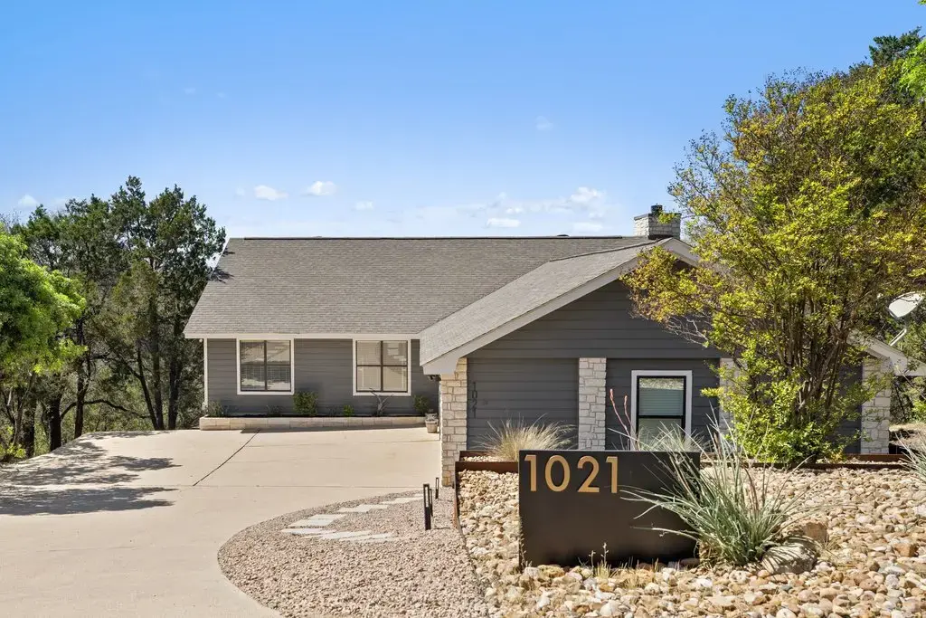 1021 Coventry Road, Spicewood