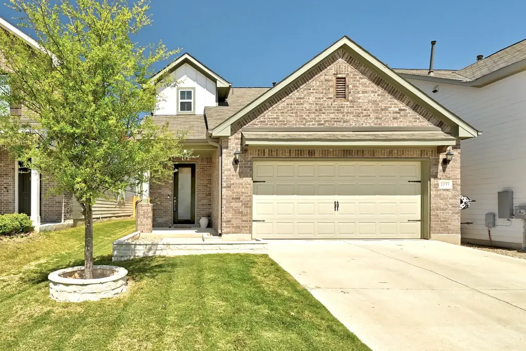 2033 Winston Way, Leander