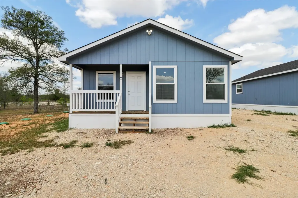 1087 Schubert Lane C, Kyle