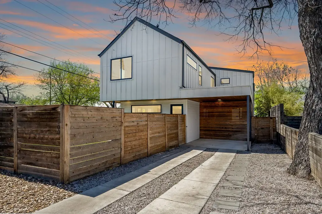 1600 Singleton Avenue, Austin