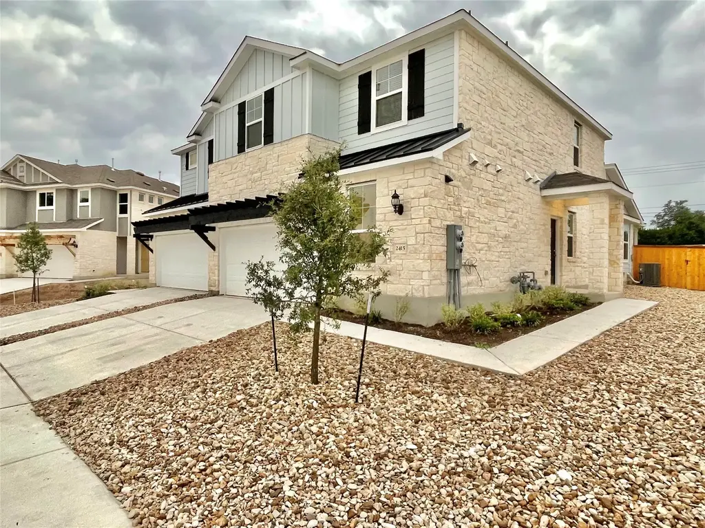 2415 Lakey Cove, Leander