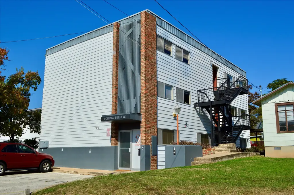 706 W 34th Street 201, Austin