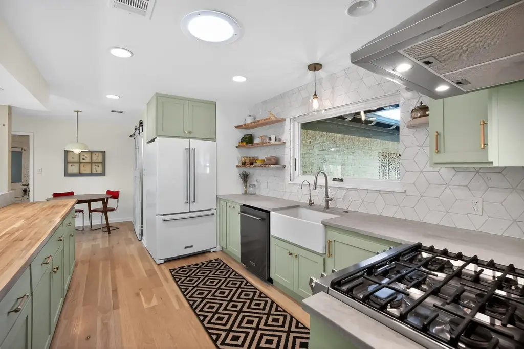 2104 Four Oaks Lane, Austin