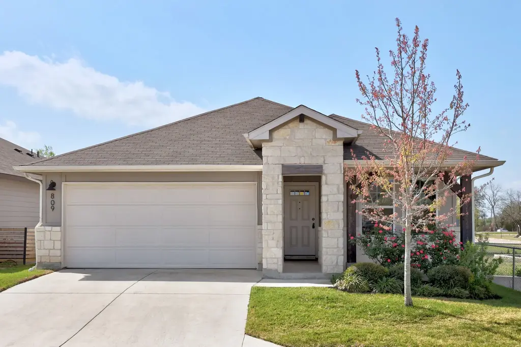 809 Russet Rock Drive, Austin