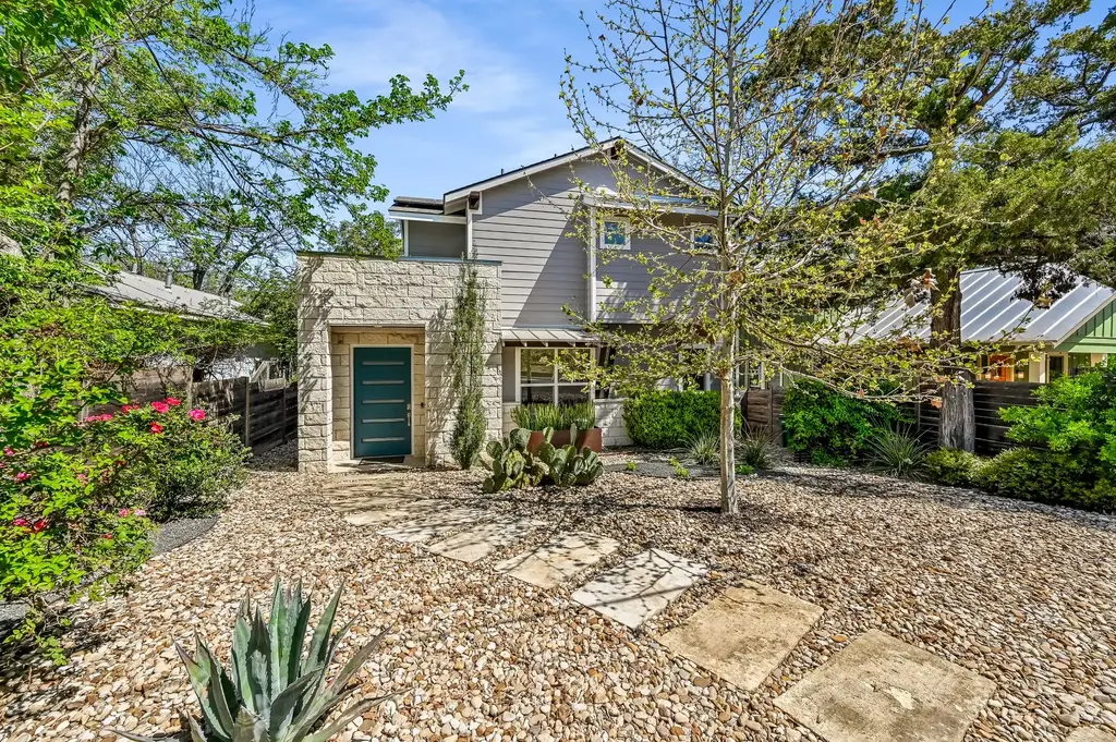 2100 E 10th Street, Austin