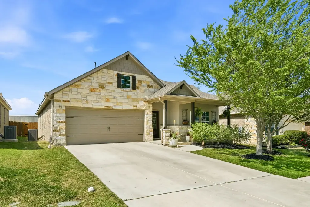 1001 Swan Flower Street, Leander