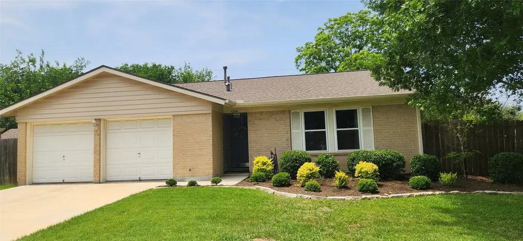 1306 Lawnmont Drive, Round Rock