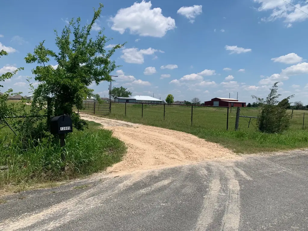 13605 Ralph Ritchie Road, Manor