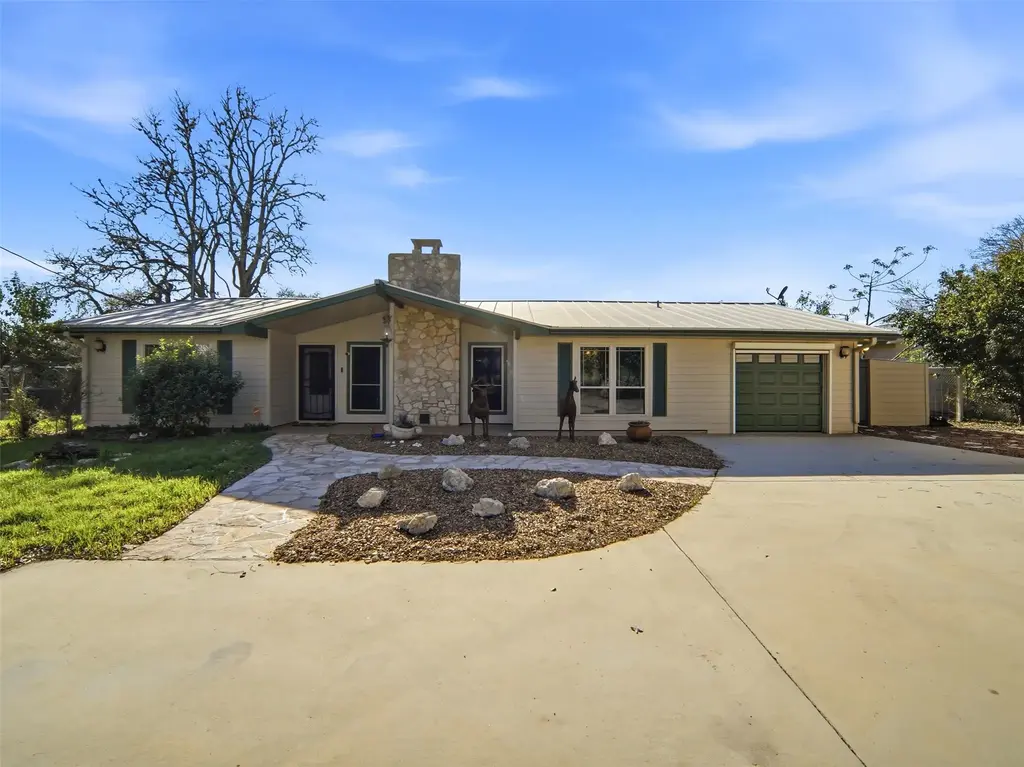 159 Thornton Lane, Lakehills