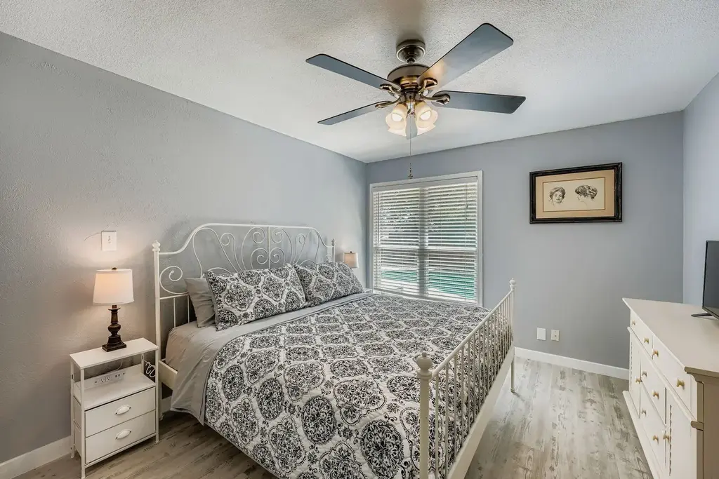 1121 Stoneoak Lane, Austin