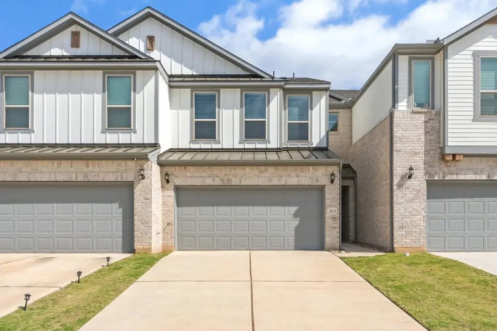 2725 Woodall Drive 203, Cedar Park