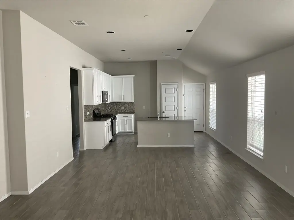 2800 Ne Joe Dimaggio Lane Street 99, Round Rock