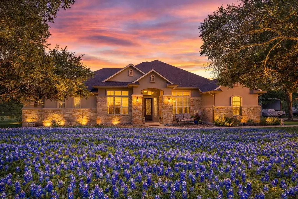 30201 Live Oak Trail, Georgetown