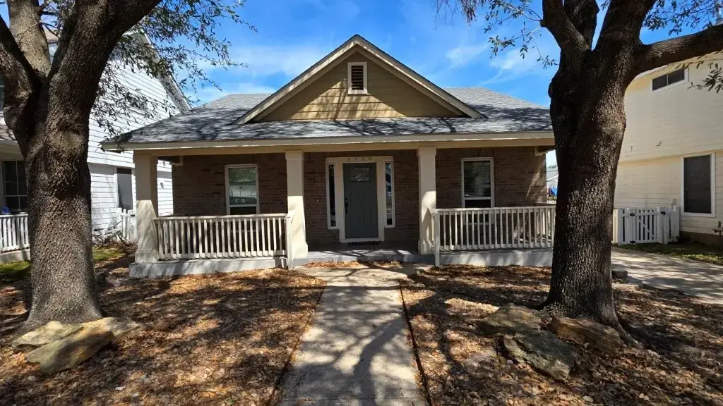 4700 Mather, Kyle