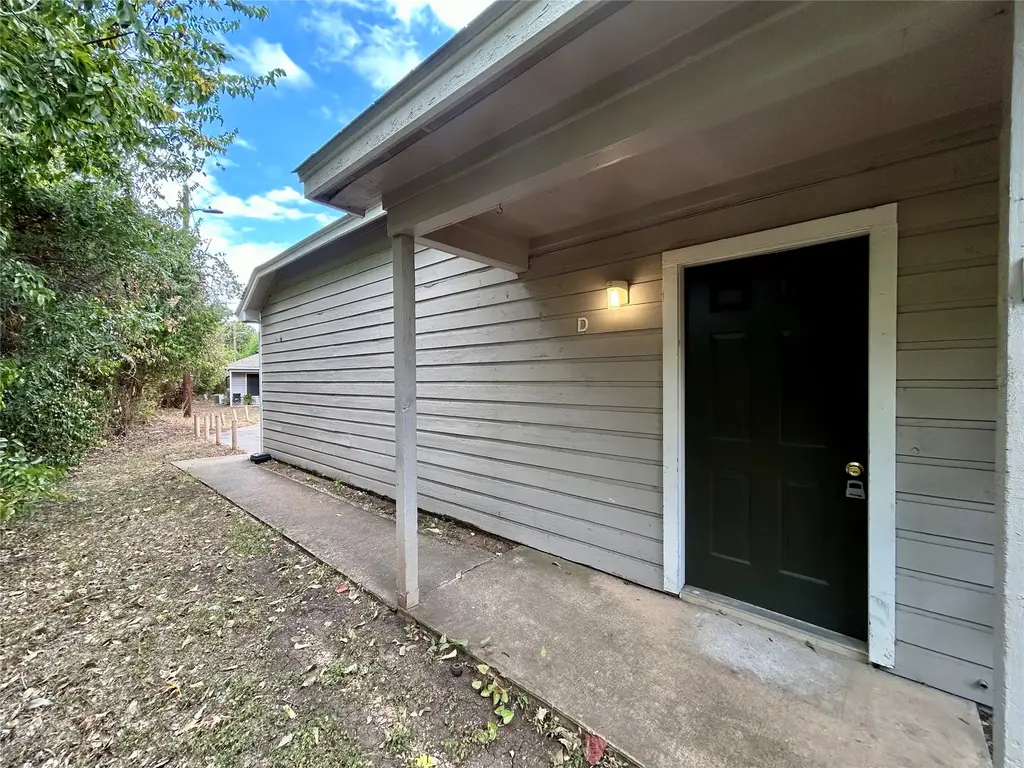 8910 Schick Road D, Austin